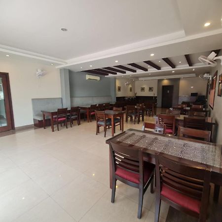 Hotel Lemon Park Haldwāni Kültér fotó