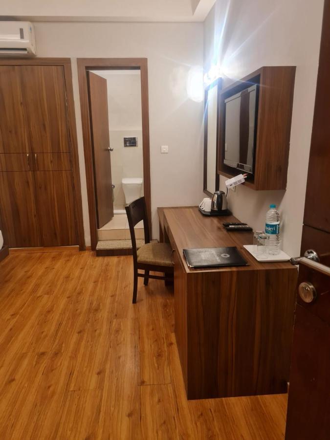 Hotel Lemon Park Haldwāni Kültér fotó