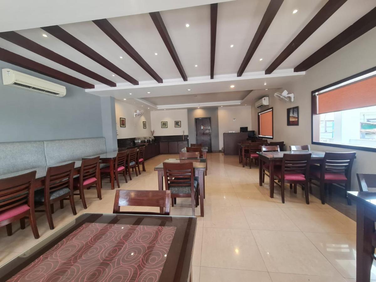 Hotel Lemon Park Haldwāni Kültér fotó